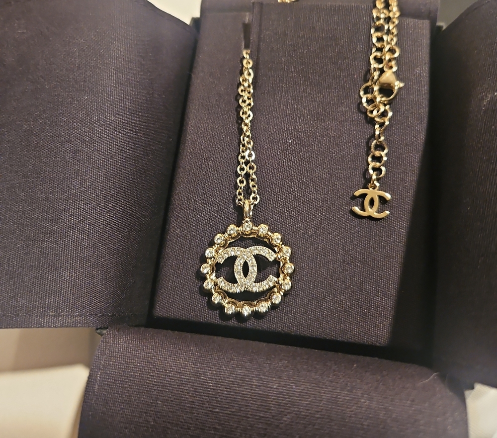 Chanel 2025 Medal/Strass/Dore Necklace 2025 Season.